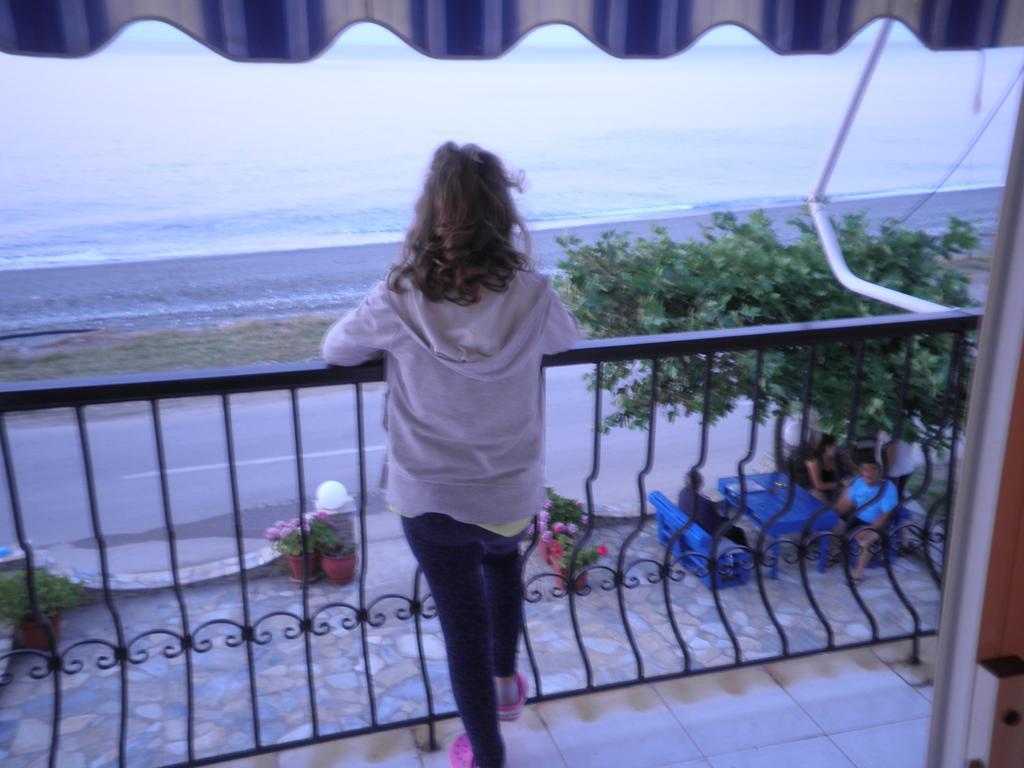 Eleni Antonouli Rooms Kokkino Nero Exterior foto